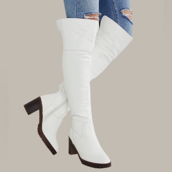 ZBY Shoes - White Knee High Chunky Heel Boots